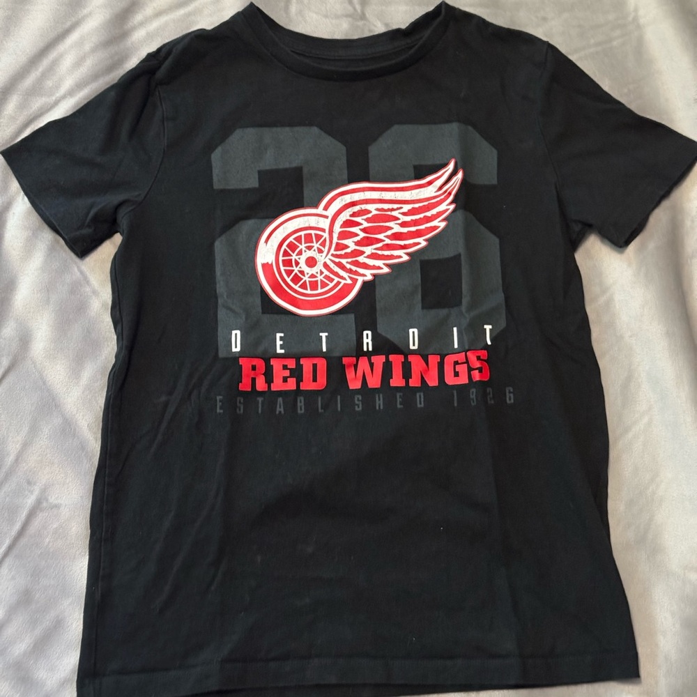 Detroit Red Wings NHL Boys Large Short Sleeve T-Shirt